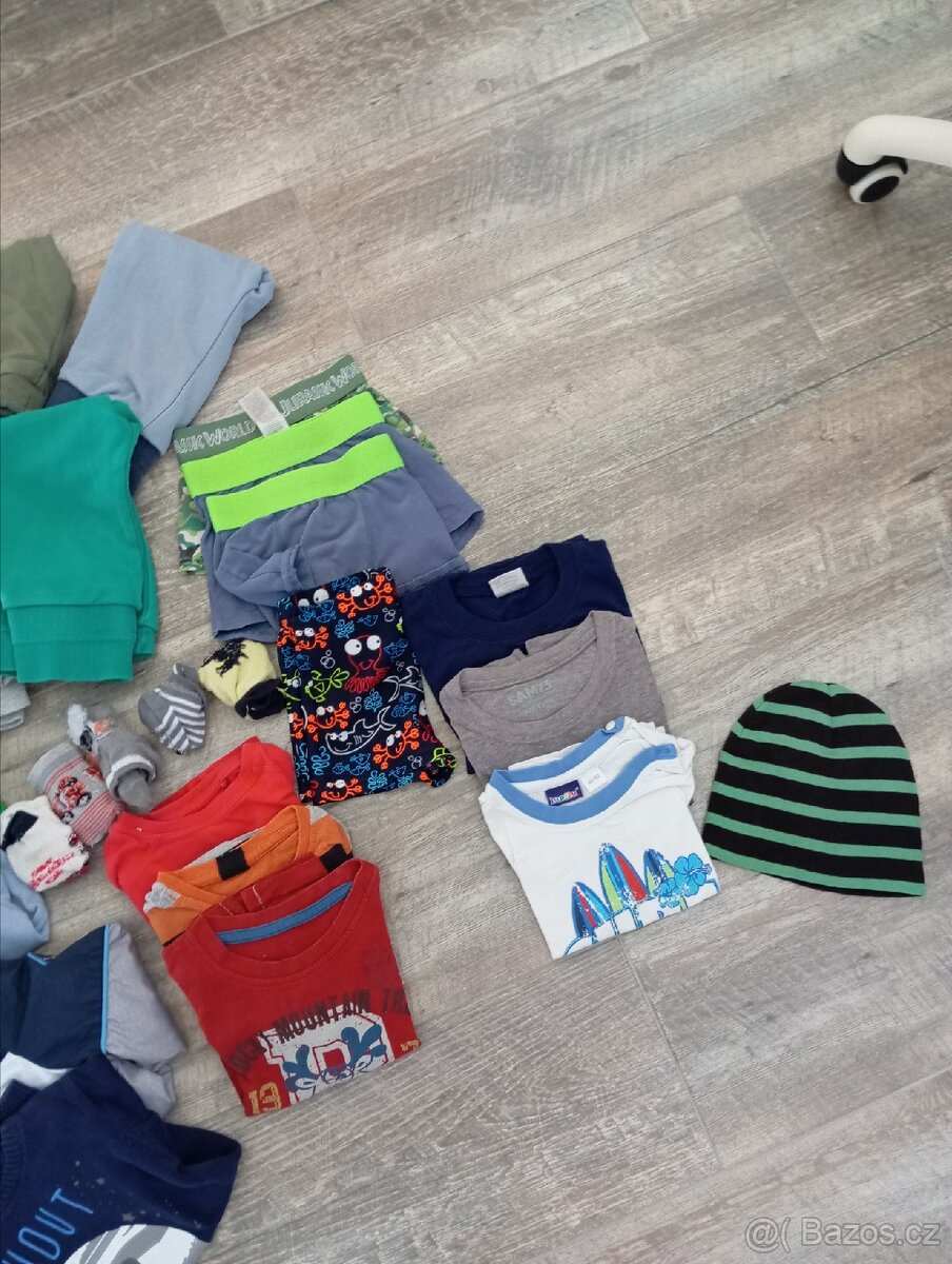 Balík oblečení 28 ks - 2