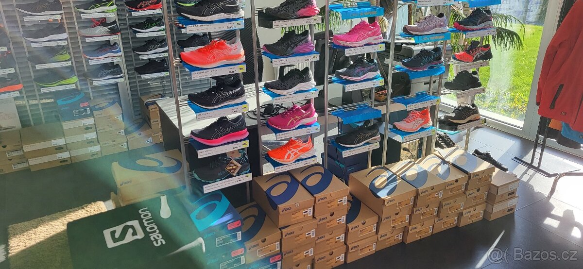 stojany na boty s vyjímatelnými policemi - 2