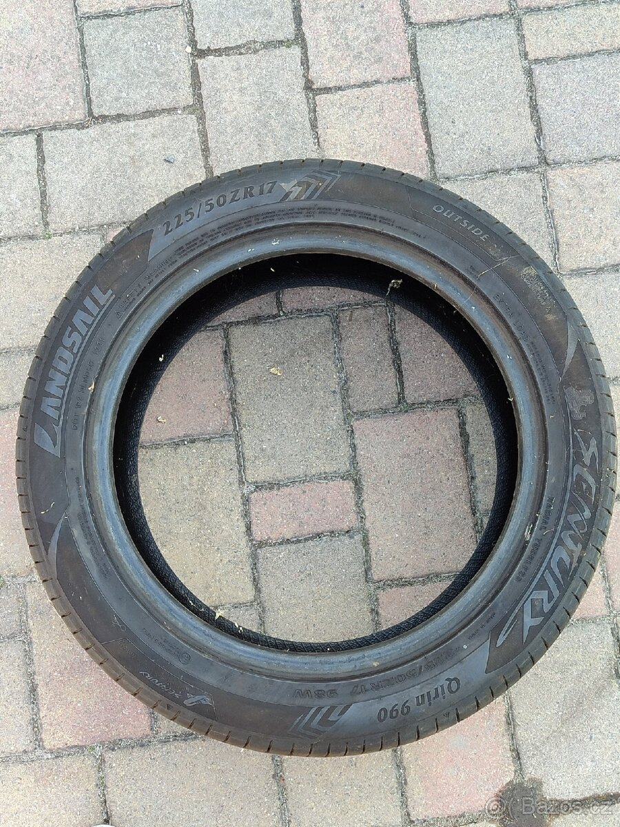 Letní pneu 225/50 R17 - 2