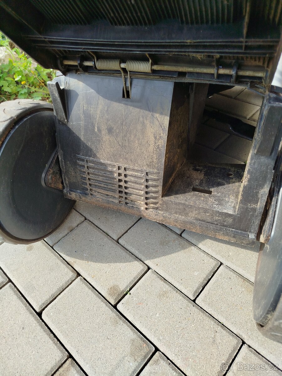 Benzínová sekačka s pojezdem - 2