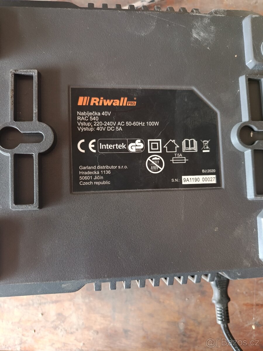 Nabíječka Riwall - 2