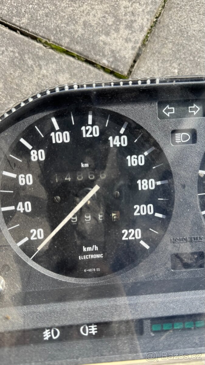 BMW E30 budíky - 2