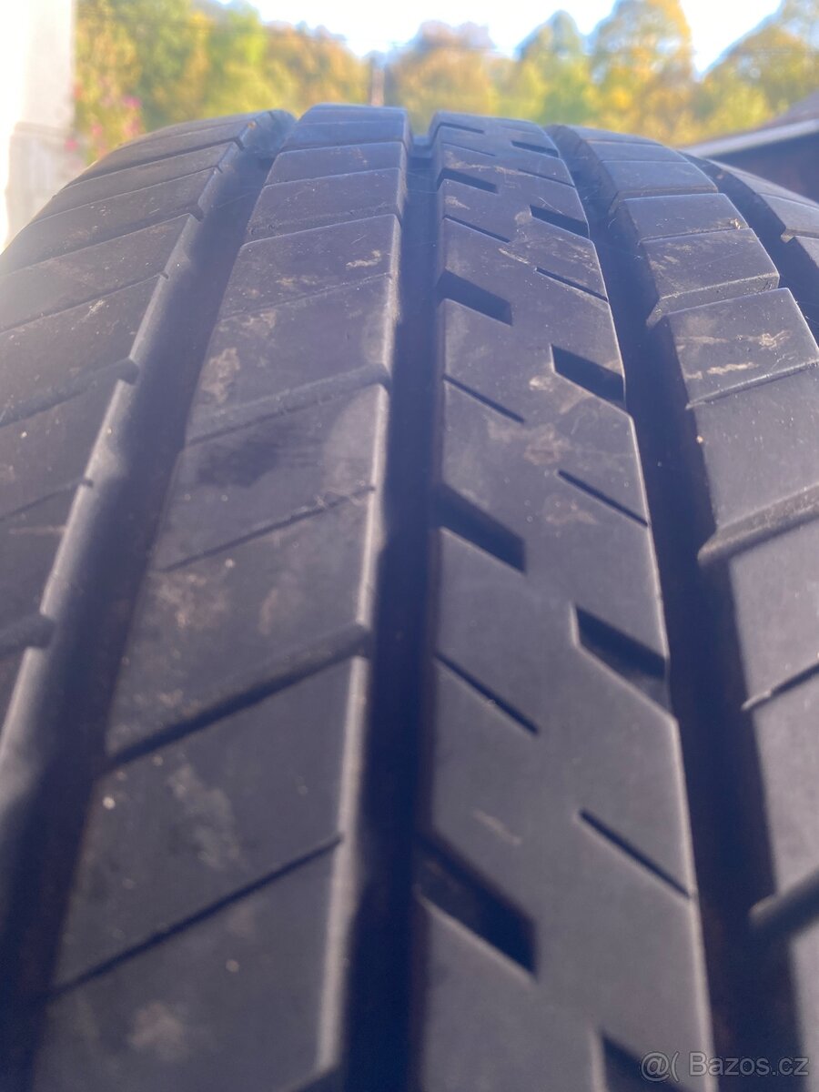Letní pneu 215/70 r16 - 2