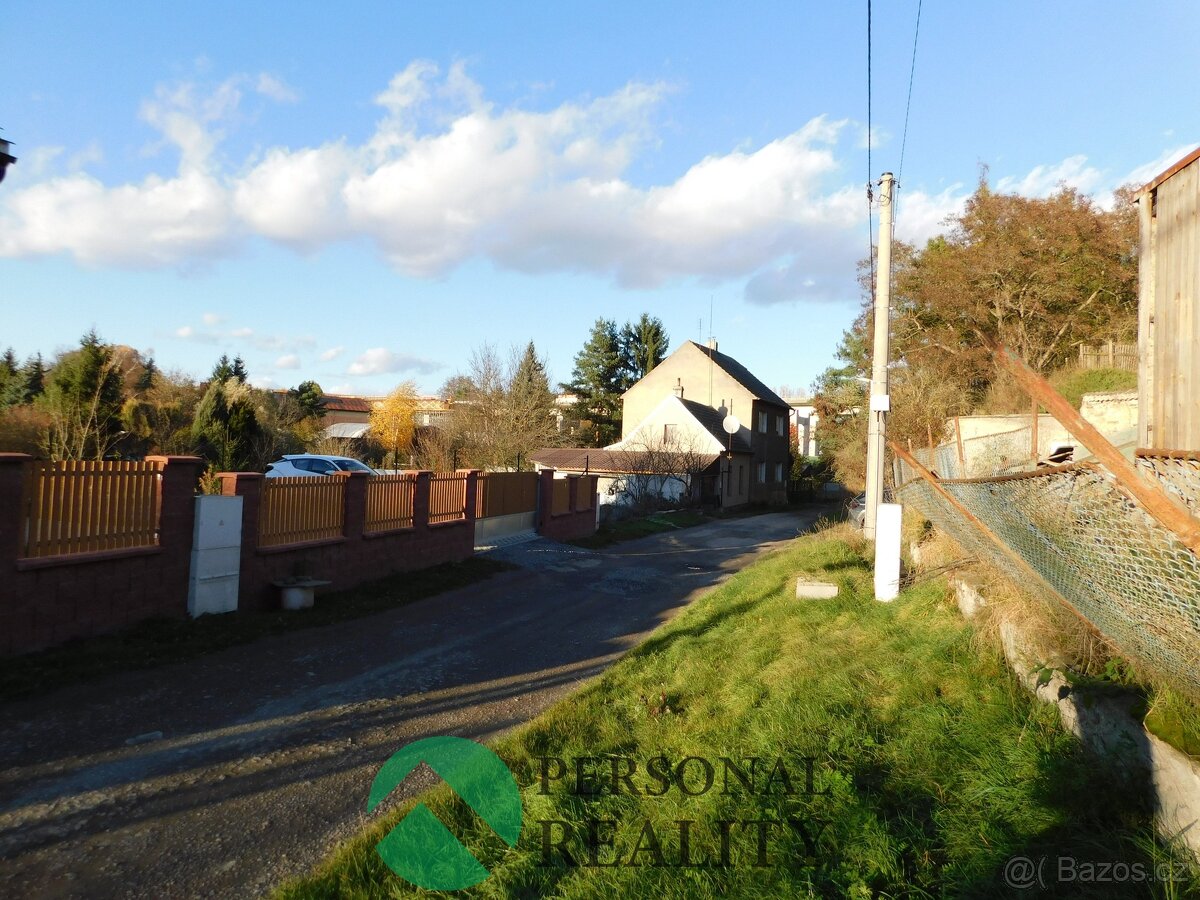 Prodej stavebního pozemku 800 m², Slaný - Kvíc, ev.č. 02654 - 2