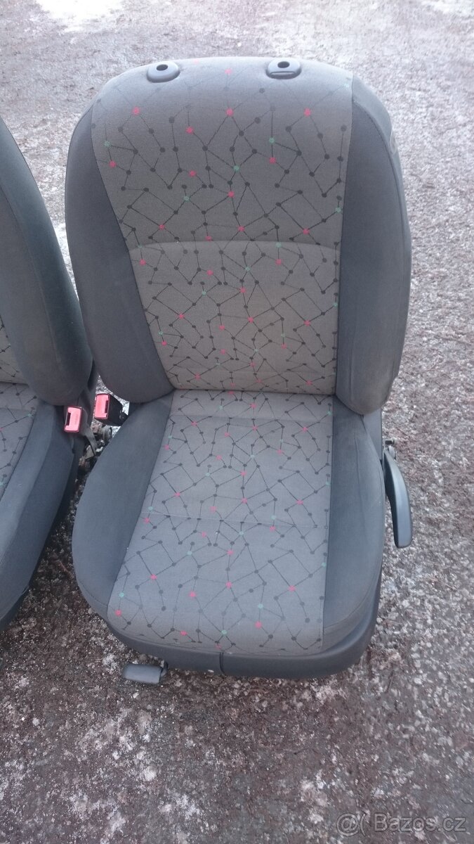 Skoda Octavia 1 sada sedaček - 2