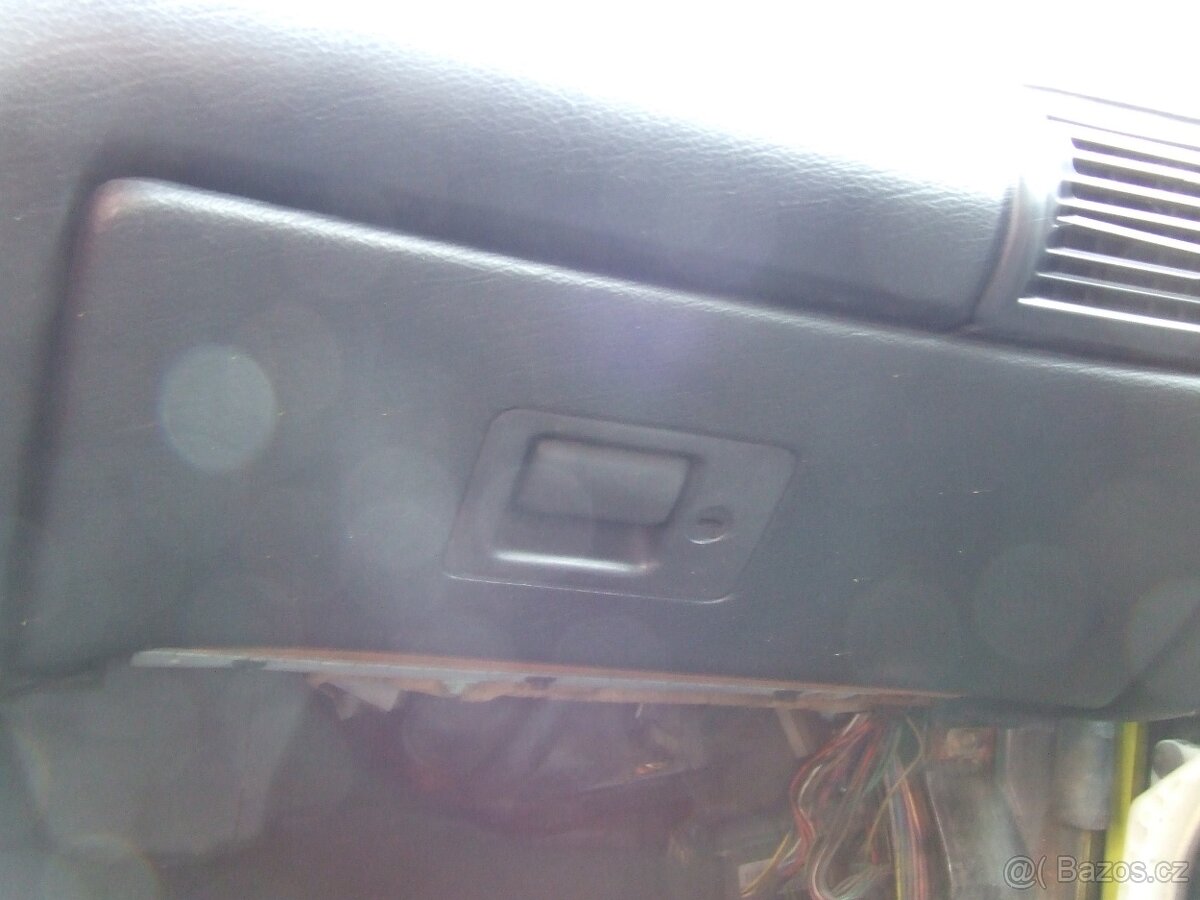 Prodám na Mustang SN95 Pár dílů - 2