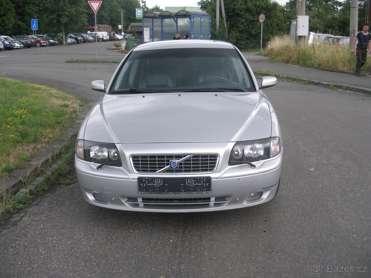 VOLVO S80,2.4 D5,120KW,AUTOMAT,VYHŘÍVANÁ SEDADLA-KŮŽE - 2