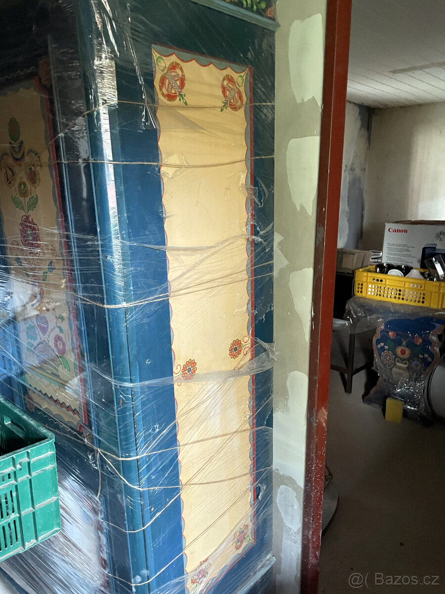 Starý malovaný lidový nábytek - stará chalupa - 2