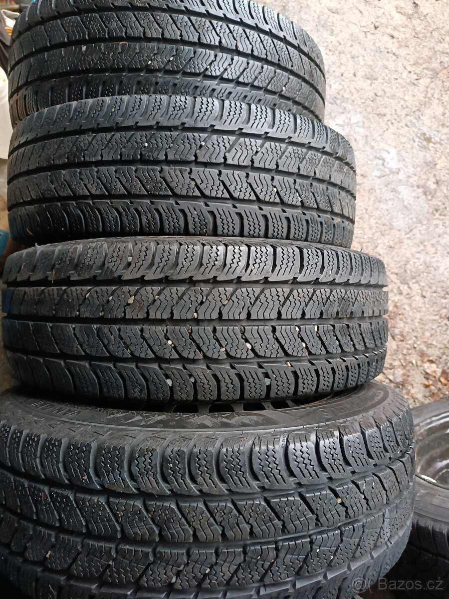 VW T5 T6 - disky 6,5x16 et51 + zimní 205/65/16C DOT2024 - 2