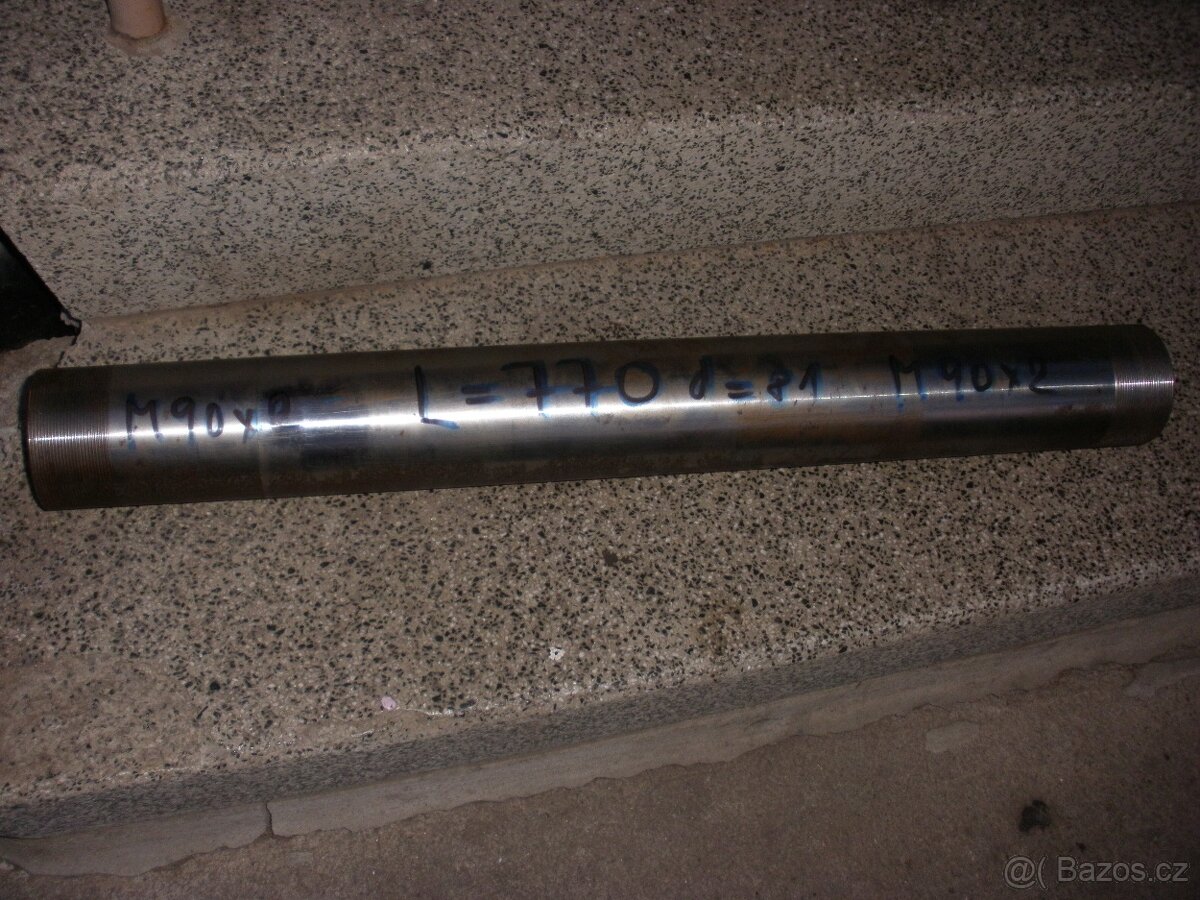 Tažné trubky CNC soustruhu. - 2