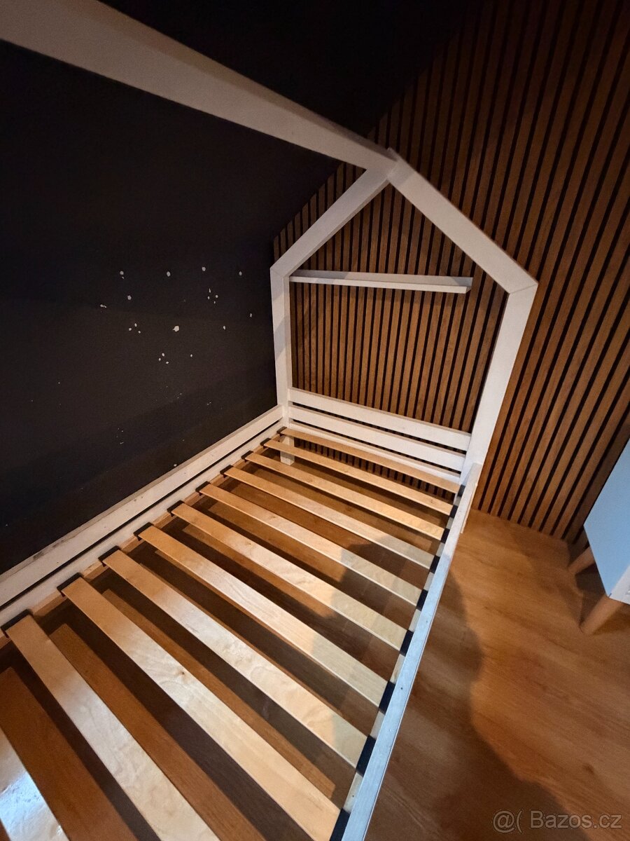 Domečková postel s roštem - 2