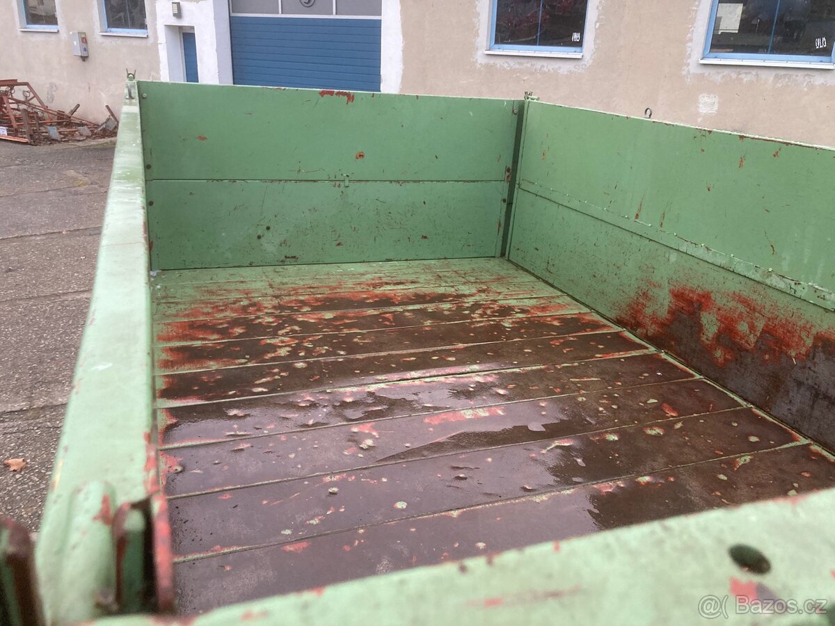 Přívěs za traktor sklopný - 2