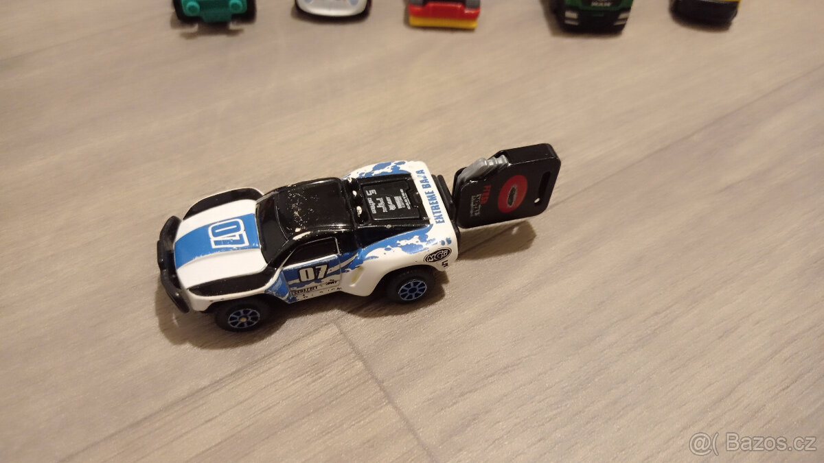 Autíčka sada 8 ks (sada č. 8) - 2