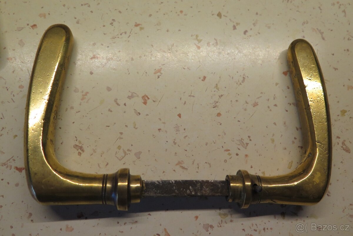 mosazné kličky do oken a kliky - 2