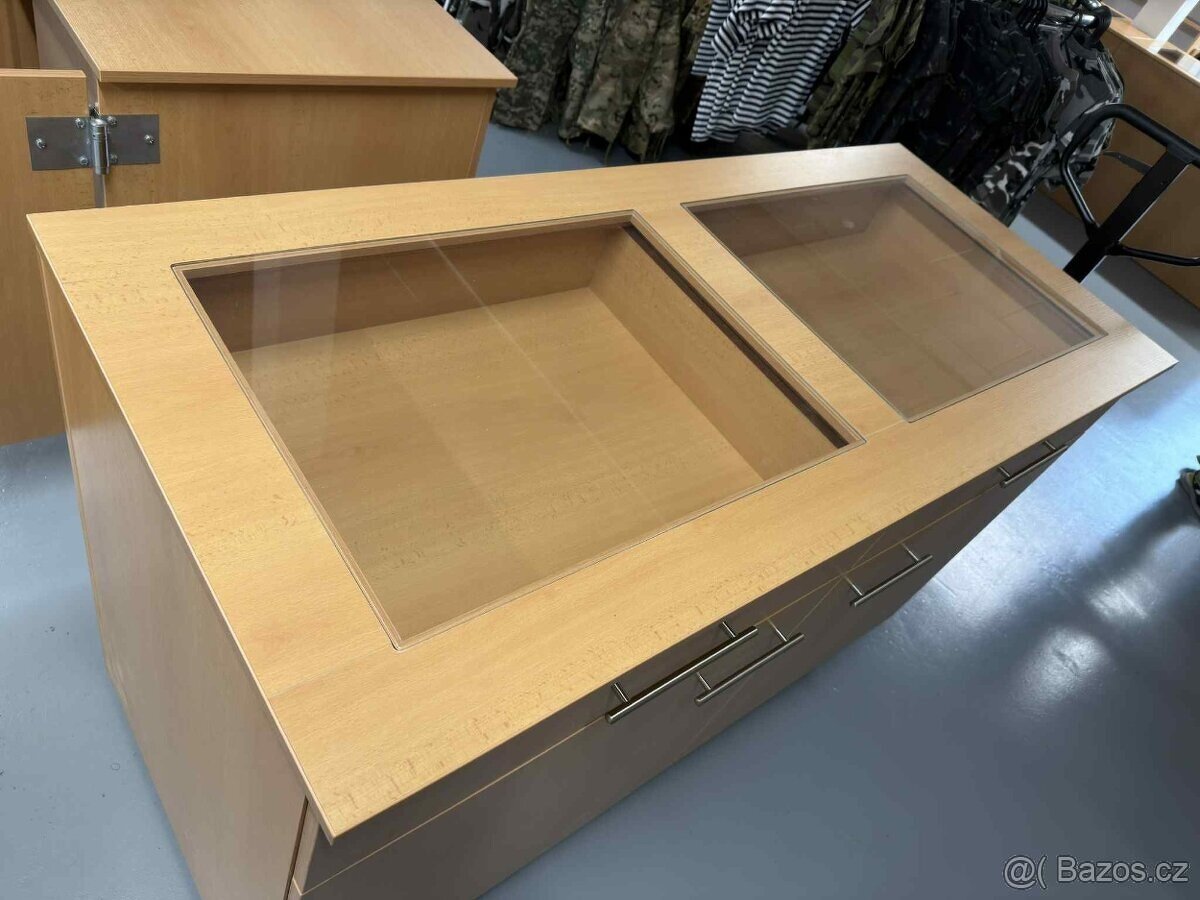 Prodám prodejní stůl ( vitrínu ) zakázkový - 2