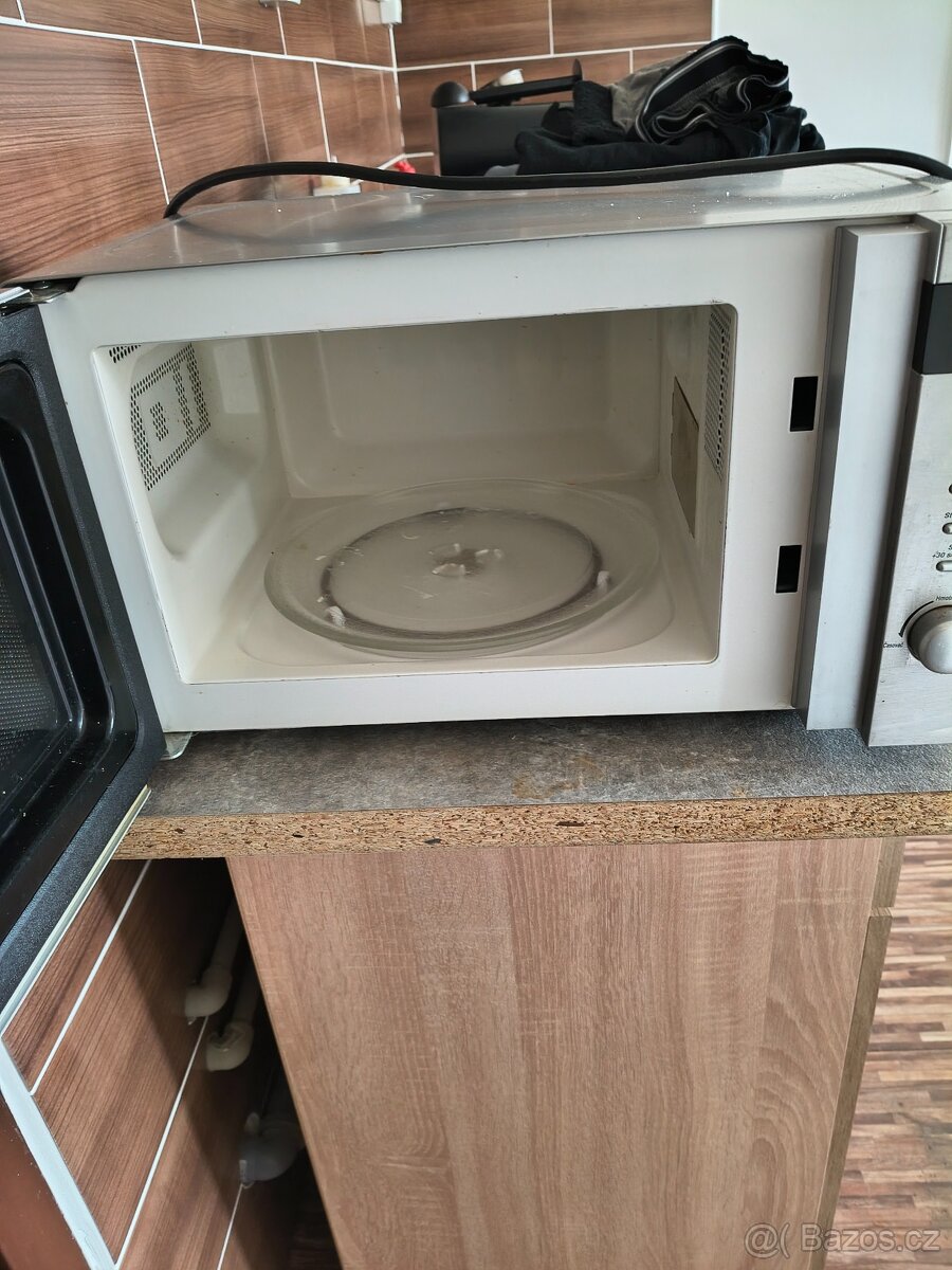 Mikrovlnná Trouba - 2