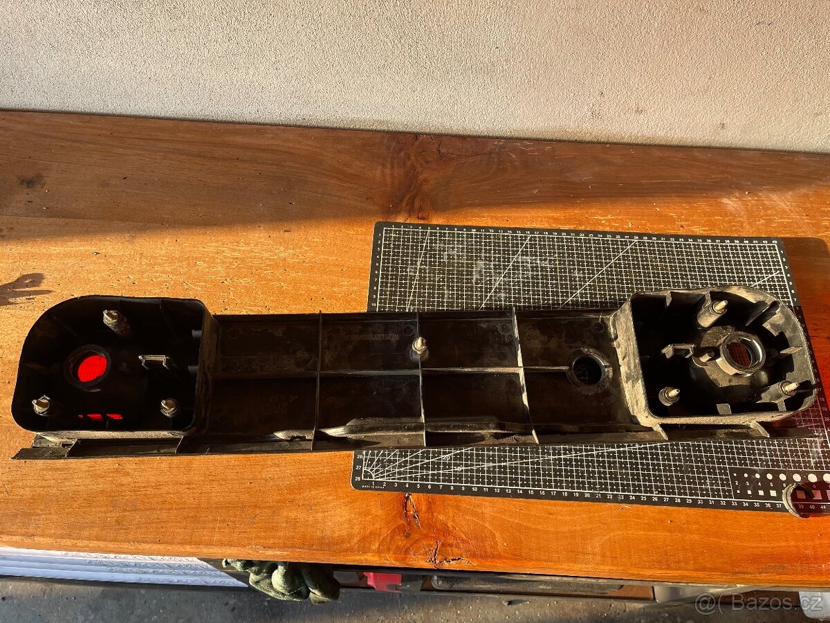 Honda crx střed světel - 2