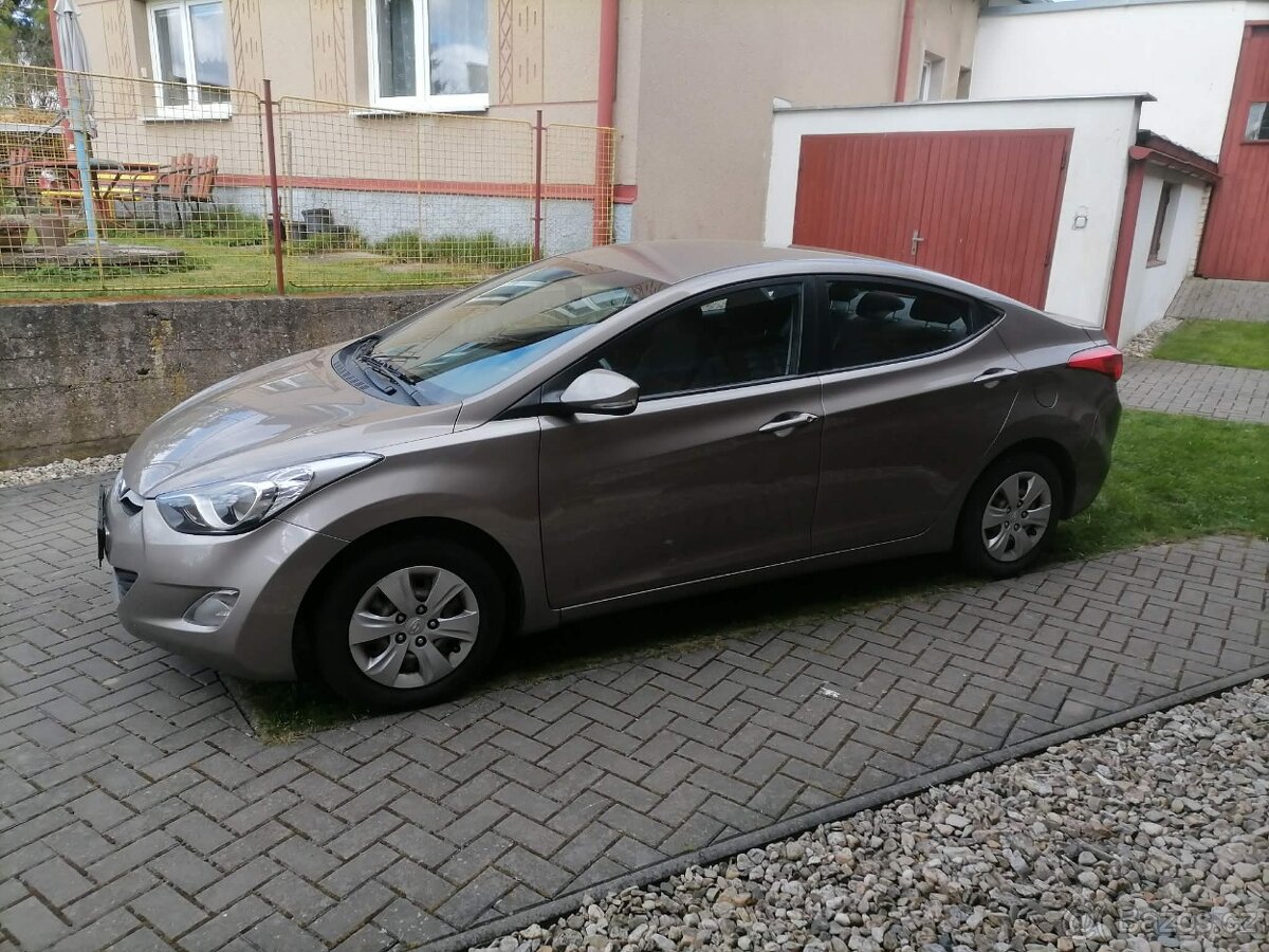 Prodám Hyundai Elantra - 2