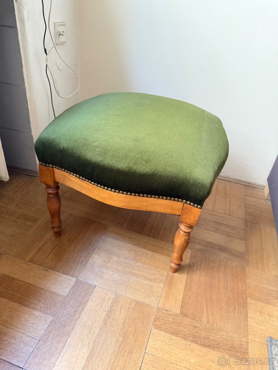 Starozitny taburet - 2