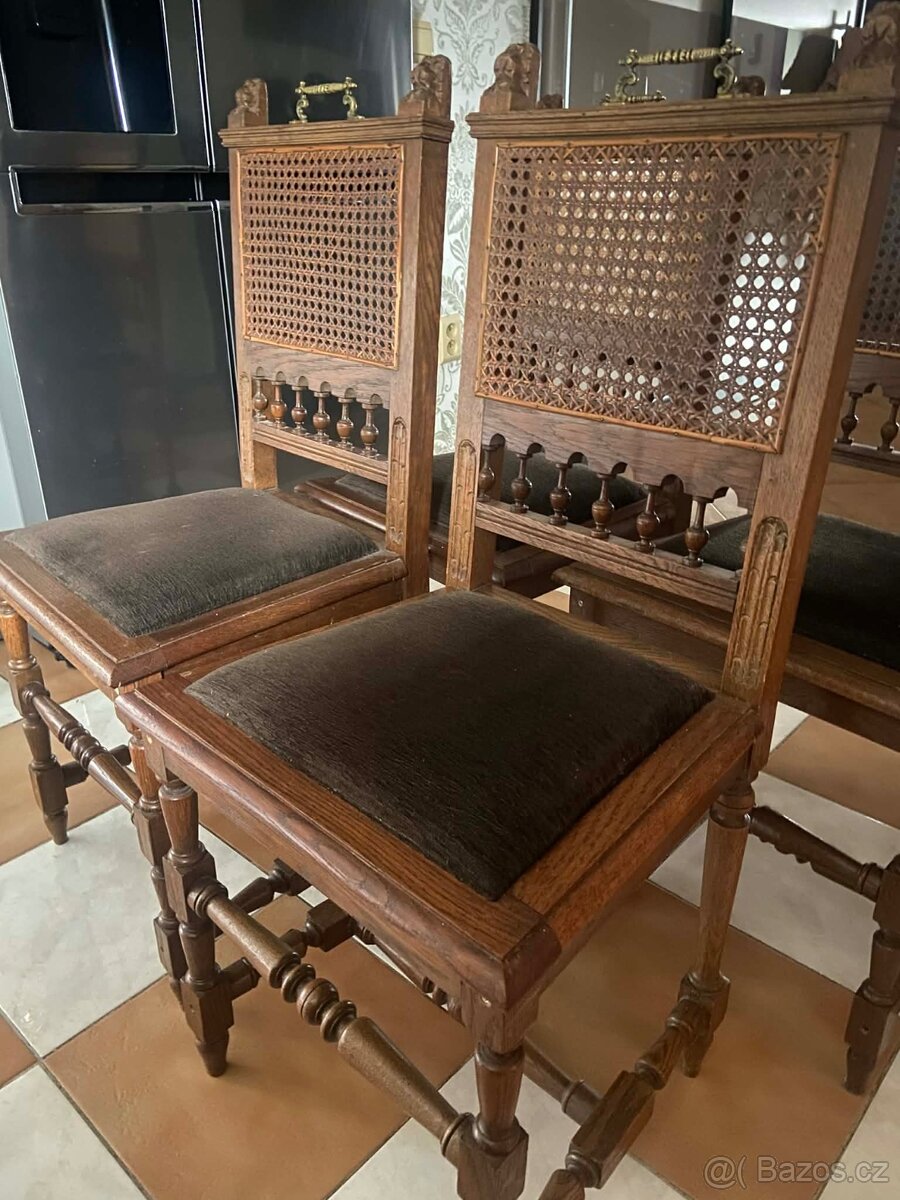 Historické masivní židle - 2