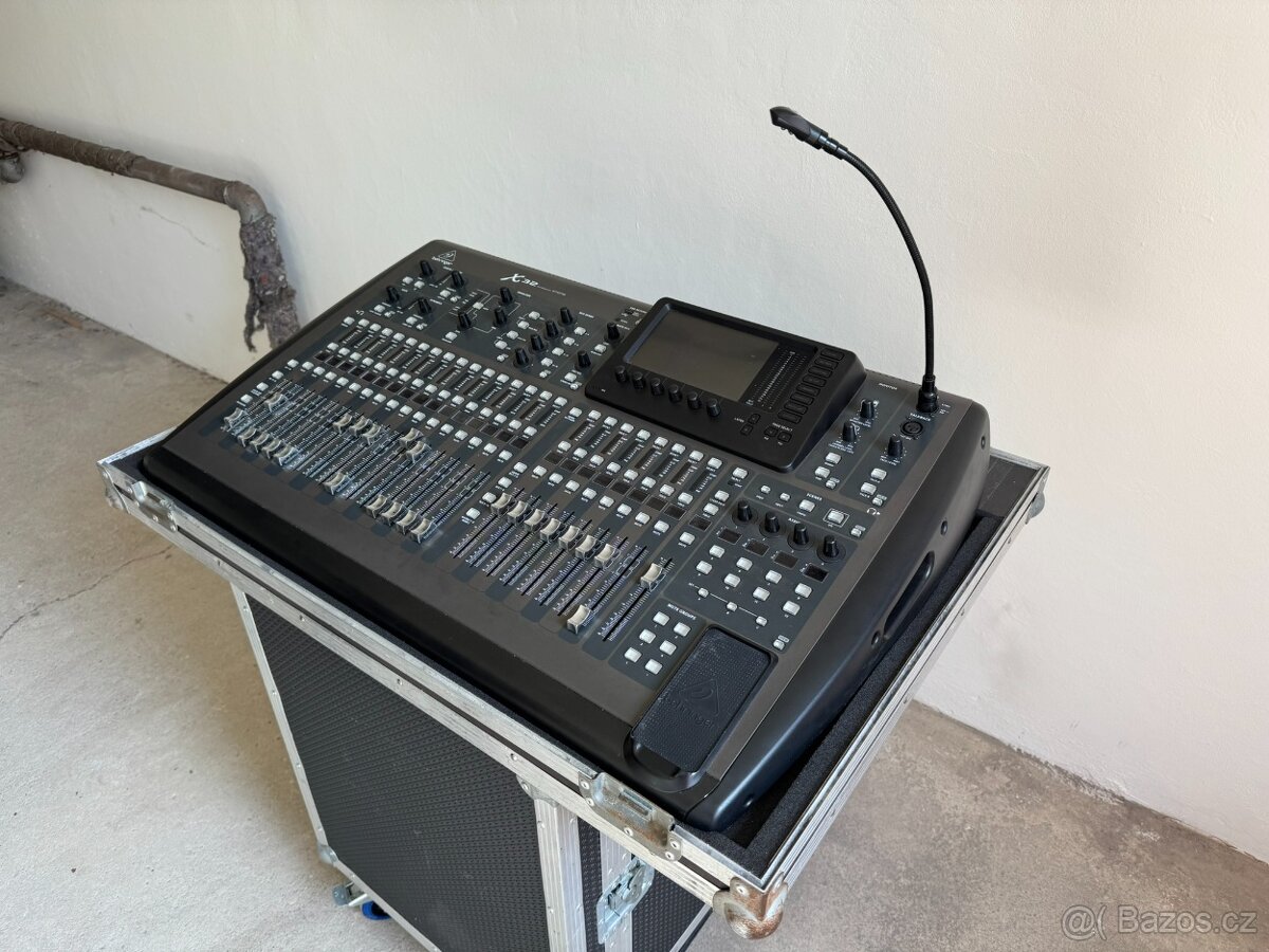 Behringer X32 + karta X-UF - 2