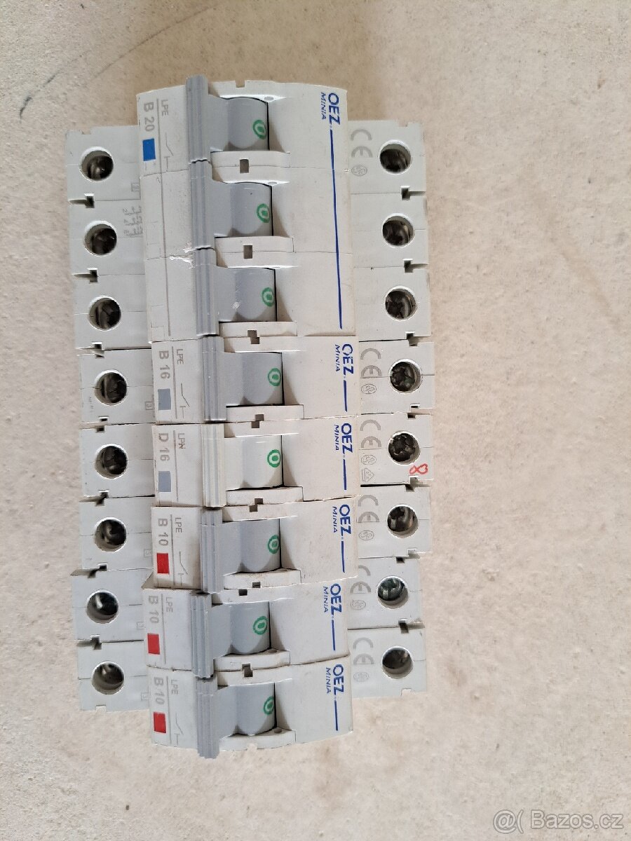 Prodám jističe OEZ LPE, Moeller PL6, SEZ, zvonek - 2