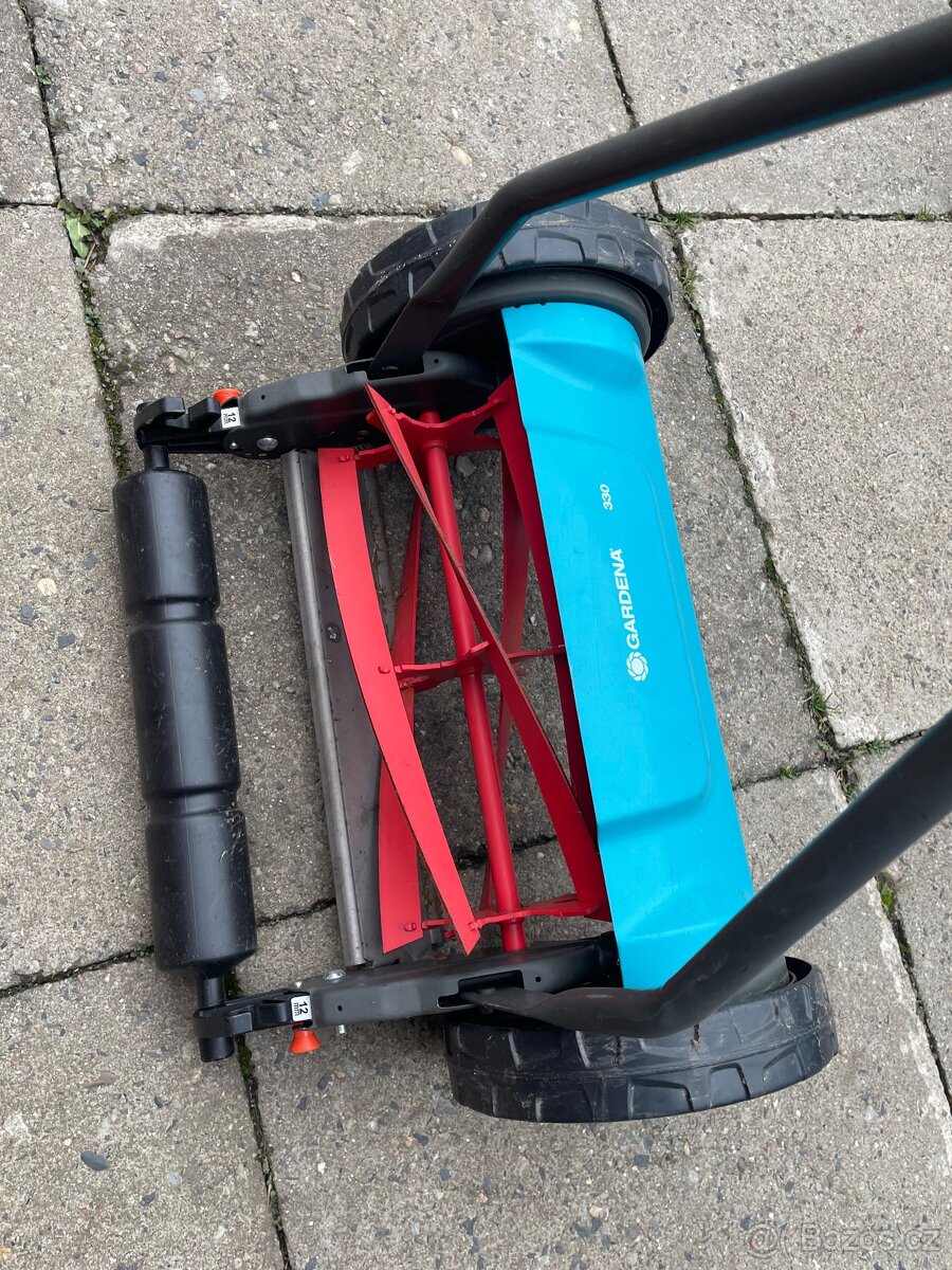 Nova rucni vřetenová sekačka Gardena 330 - 2