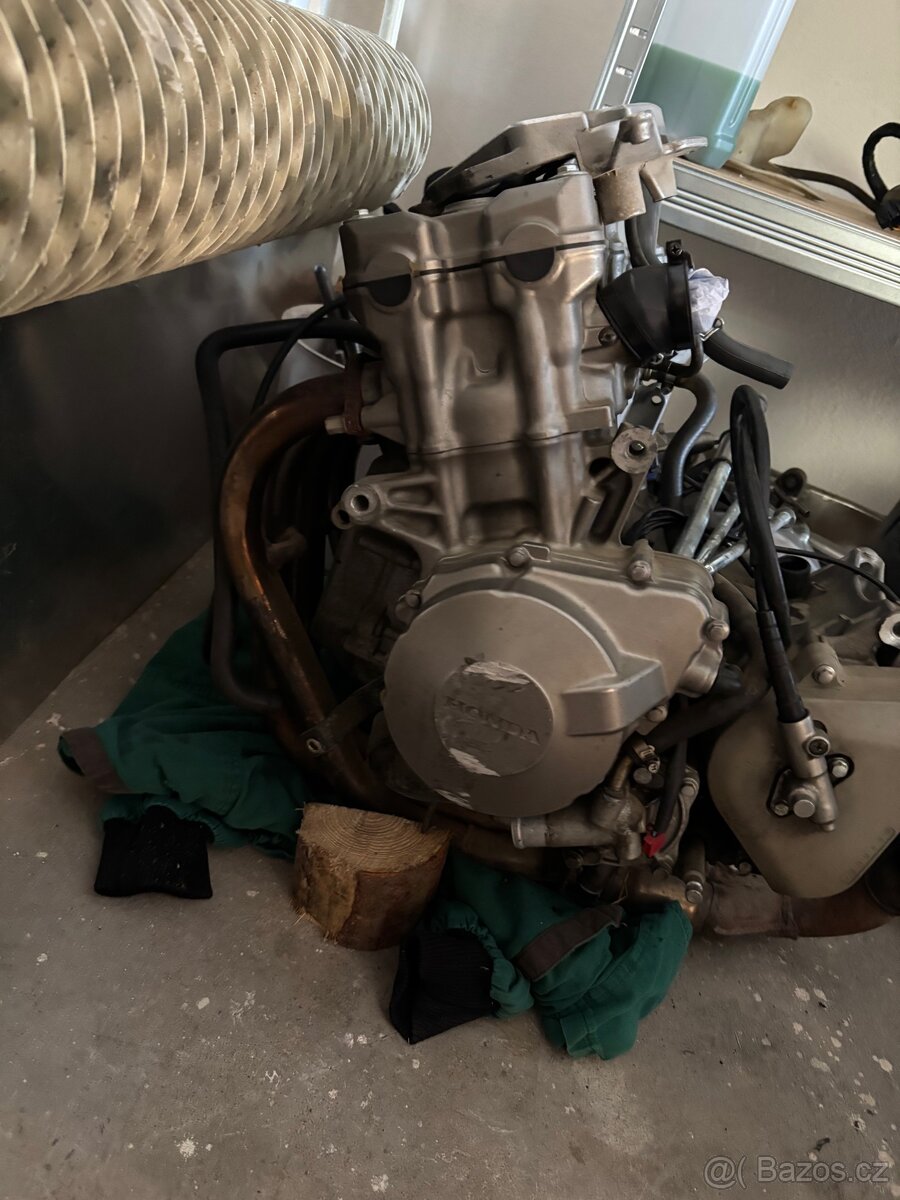 Prodám motor z Hondy cb600f - 2