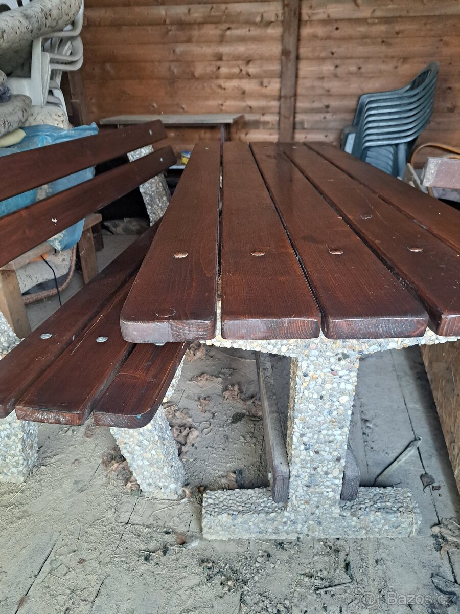 zahradní lavice - 2