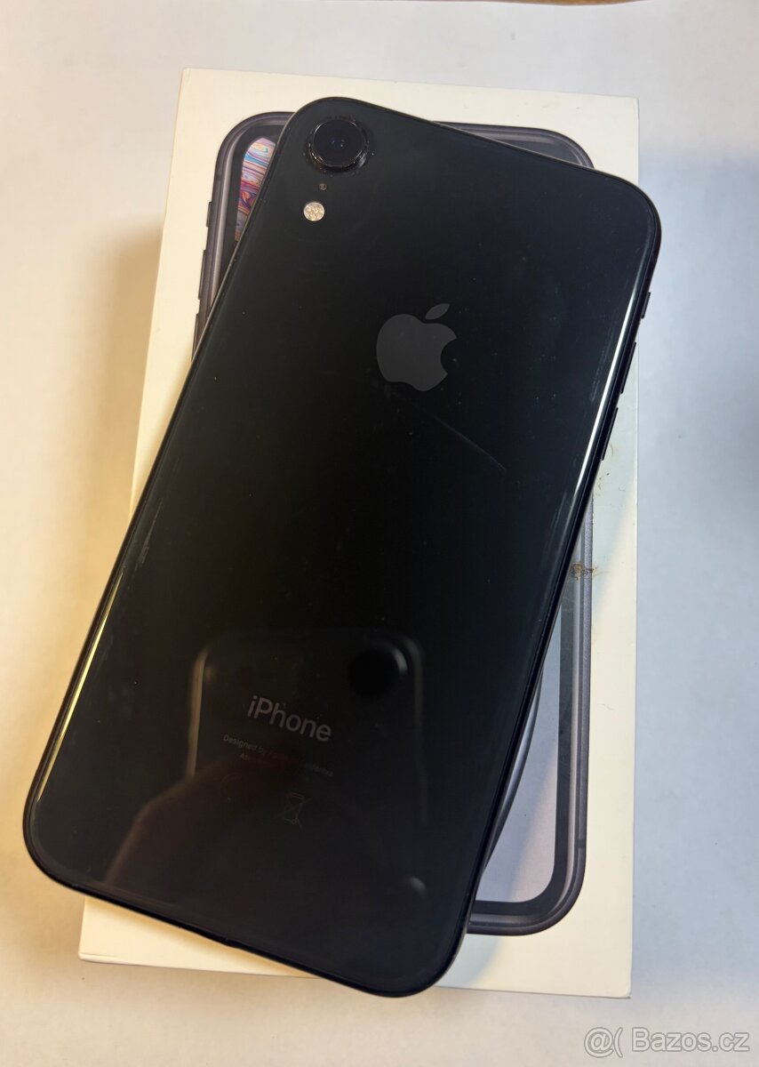 Apple iPhone XR 64gb kondice baterie 100% s kabelem iOS 18.7 - 2