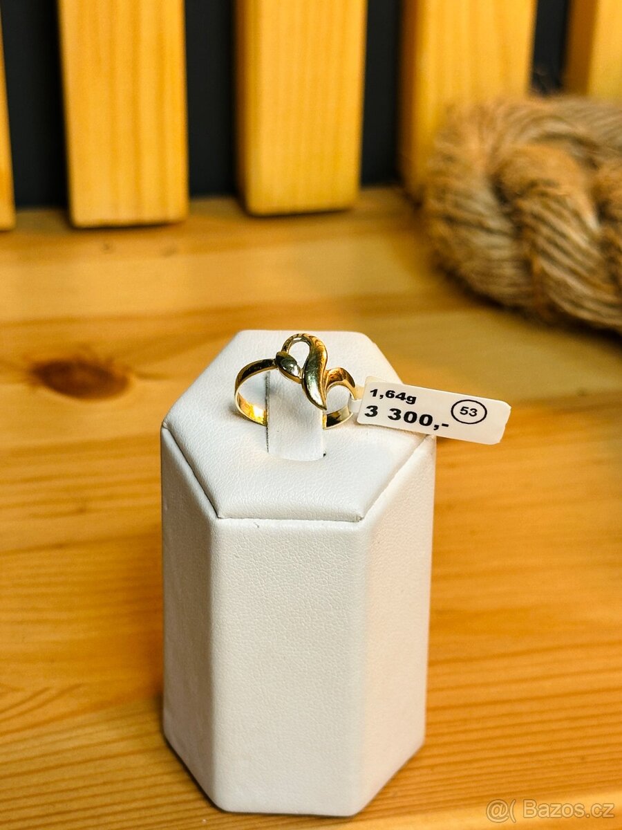 Zlatý prsten 1,64g - 2
