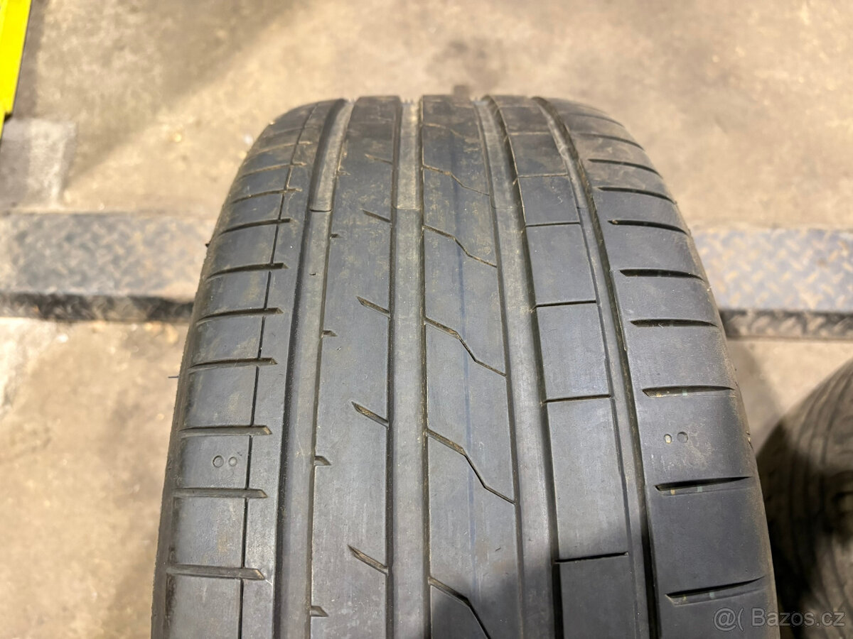 2ks letní pneu Hankook 245/45/19 - 2