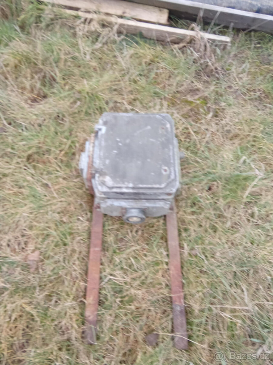 Prodám litinový stavební rozvaděč - 2