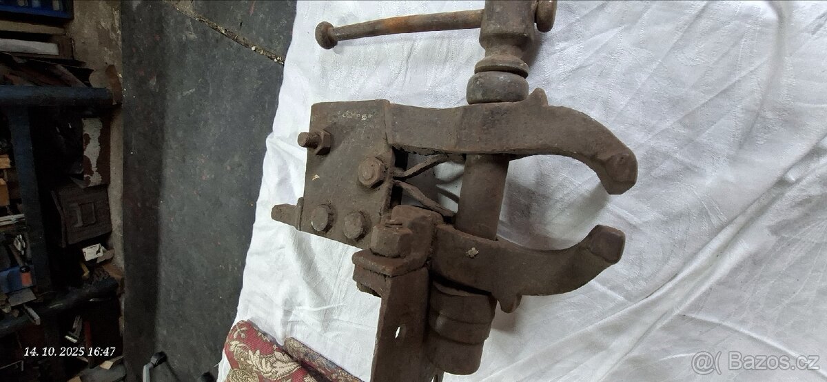 Kovařsky svěrák malý - 2