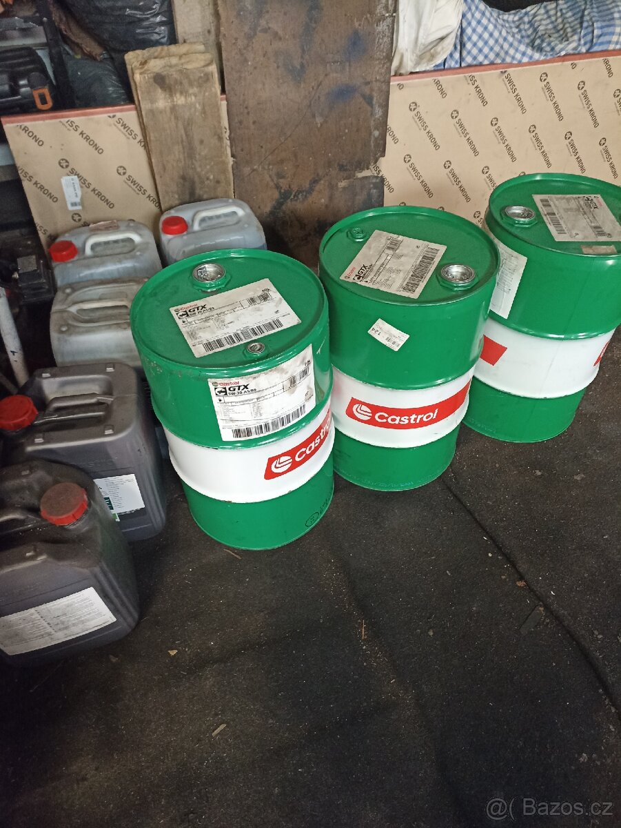 Prodám vyjetý olej 3x 25l barel volný, prázdné 25l barely - 2