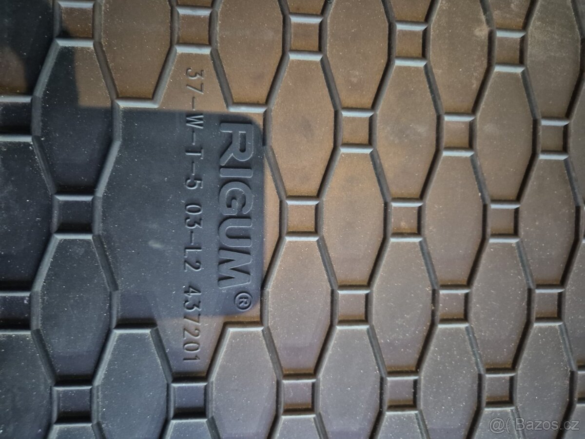 Gumová vana do kufru VW Multivan T6.1 2023 - 2