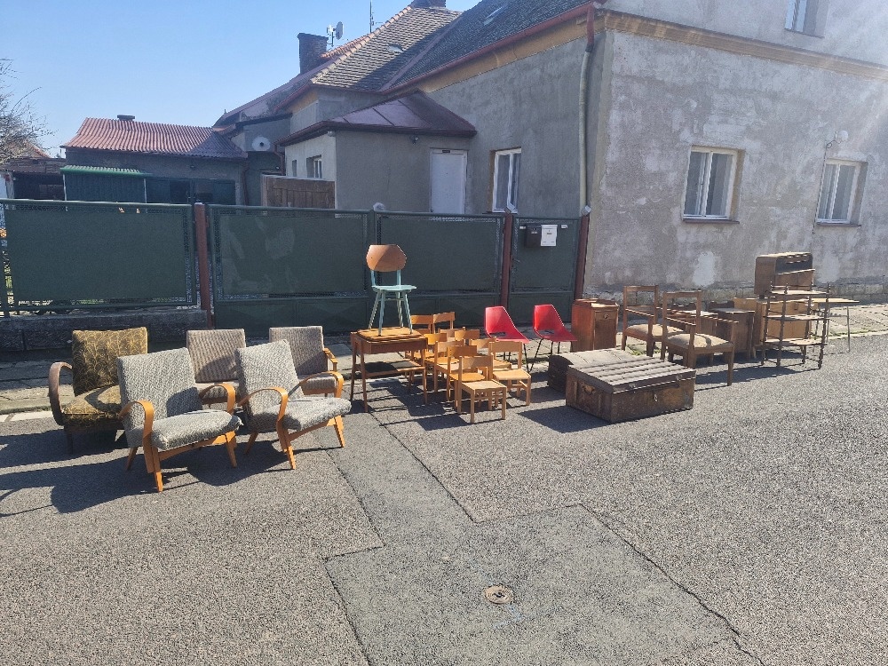 Prastary nabytek - 2