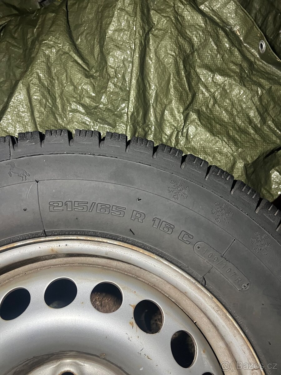 Zimní pneu 215/65r16C t5 5x120 - 2
