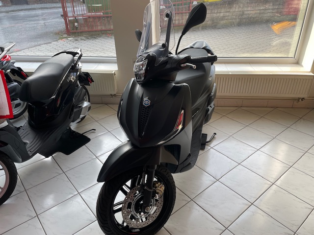Piaggio Beverly 400 DEEP BLACK - 2
