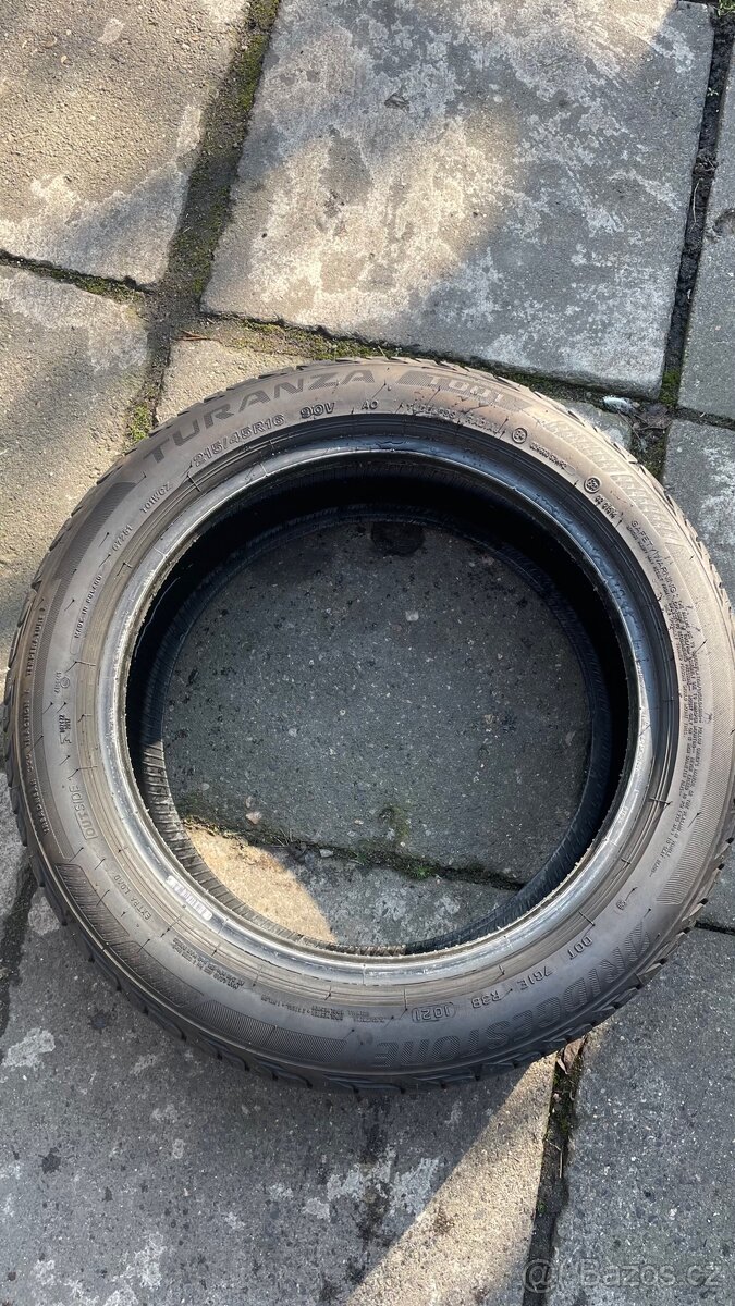 Letní pneu 215/45R16 - 2