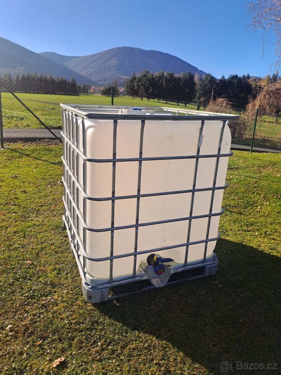 Prodám IBC kontejner 1000 litrů - 2