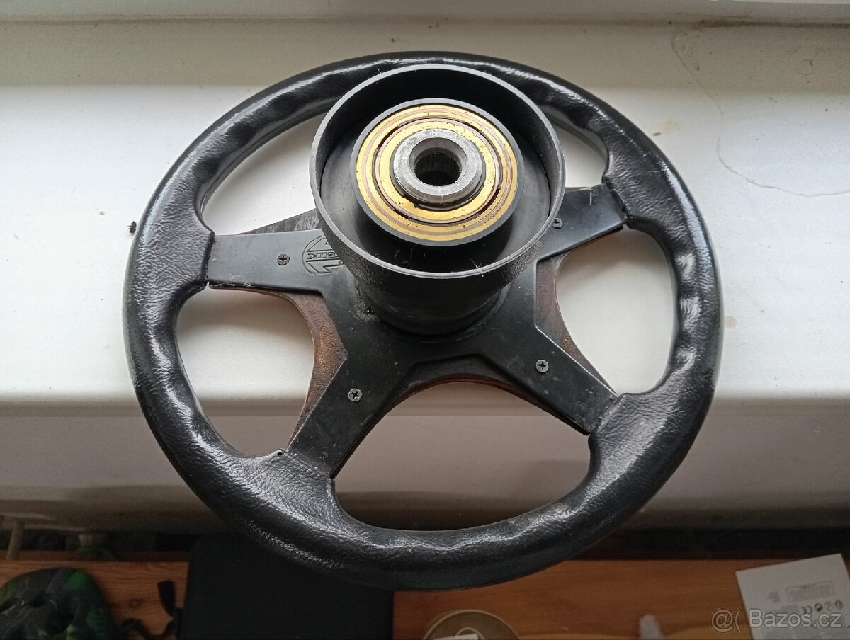 Mercedes 124 a 201 volant - 2