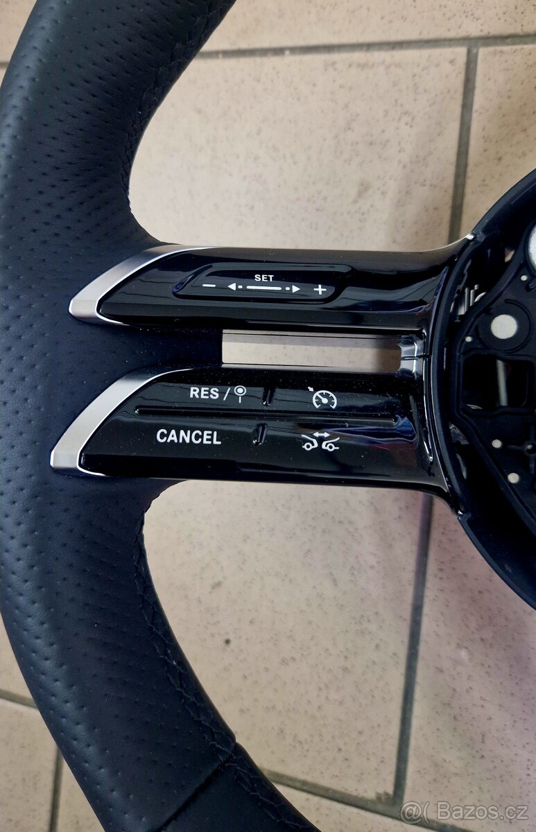 Volant Metcedes AMG - 2