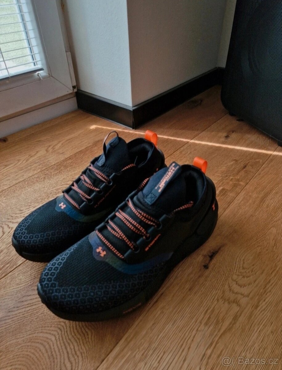 Boty Under Armour Hovr Phantom 3 Storm - 2