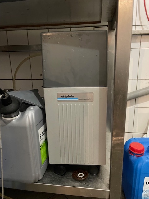 Průchozí myčka nádobí Winterhalter - model PT-M - 2