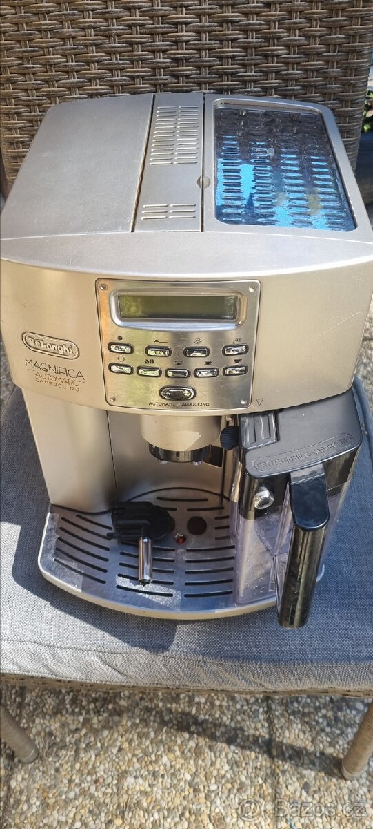 Kávovar De Longhi Magnifica cappuccino - 2