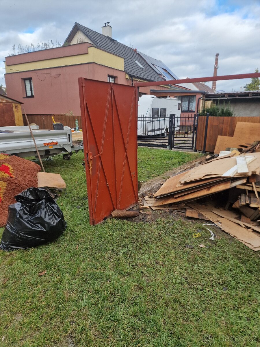 Plechová garážová vrata dvojkřídlá - 2