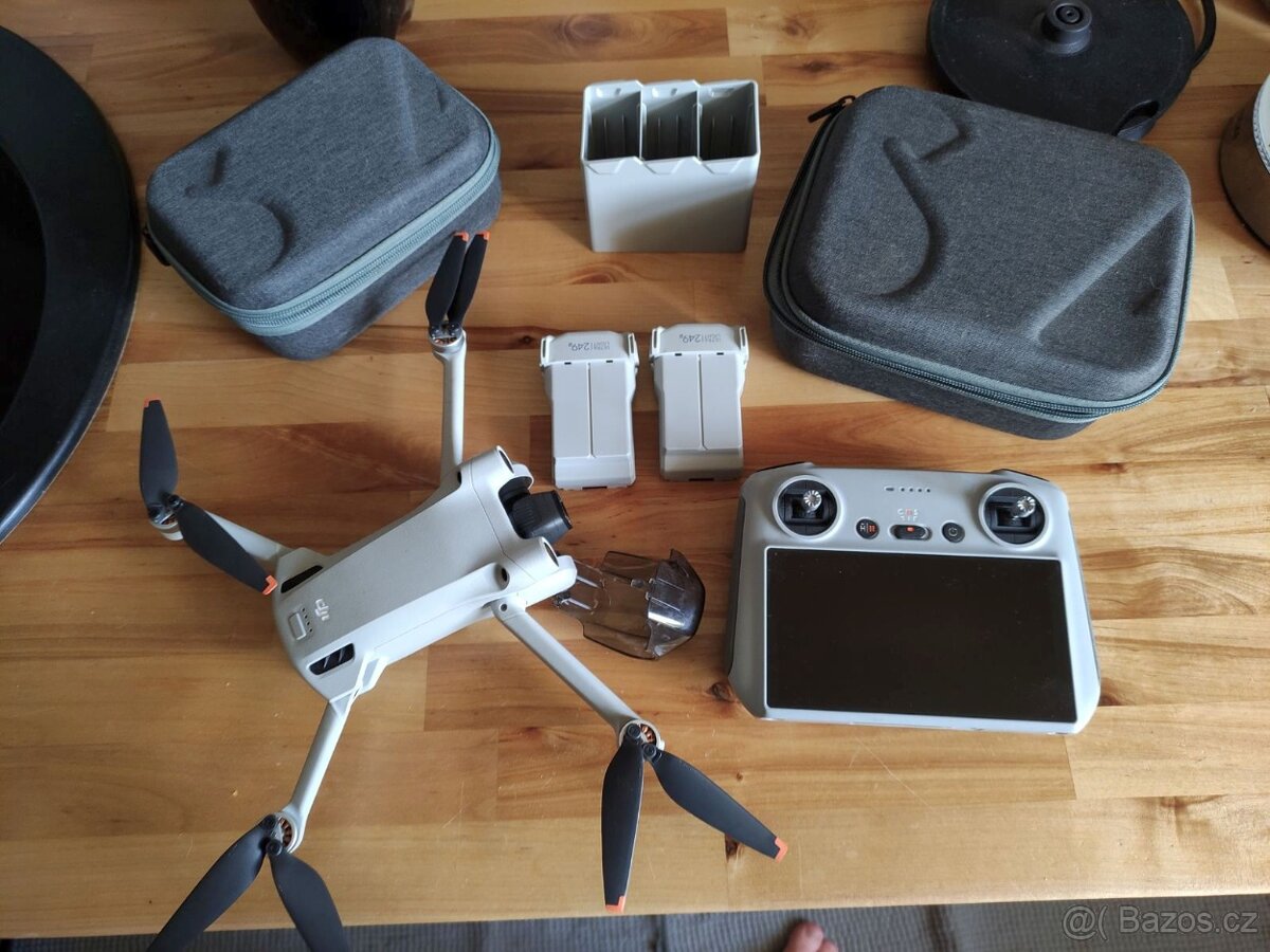 DJI mini 3 pro - tři baterie, nabíjecí hub - 2