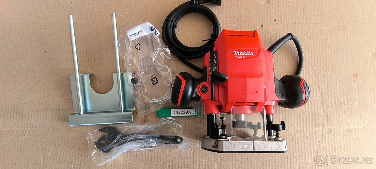 MAKITA Vrchní frézka MT 900W/ M3601 - 2