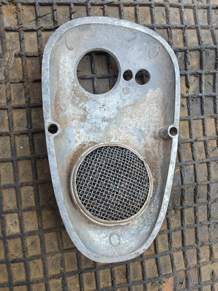 ČZ 125 150 - kryt karburáotru - 2